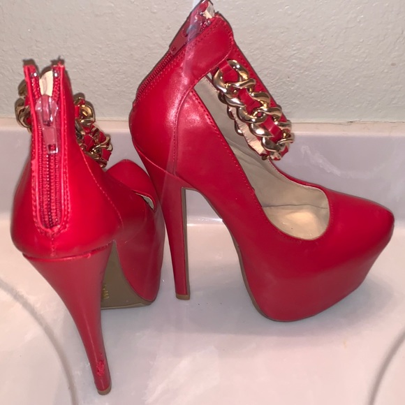 Shoes - Picture 7 of 8